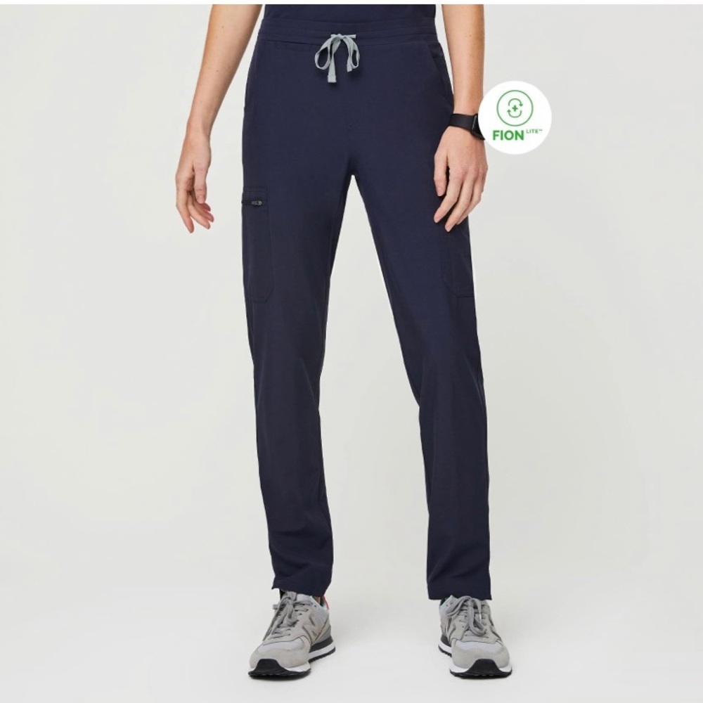 SMALLFIGS Women’s FIONlite Yola Skinny Scrub Pants Navy, Sustainable Technology.